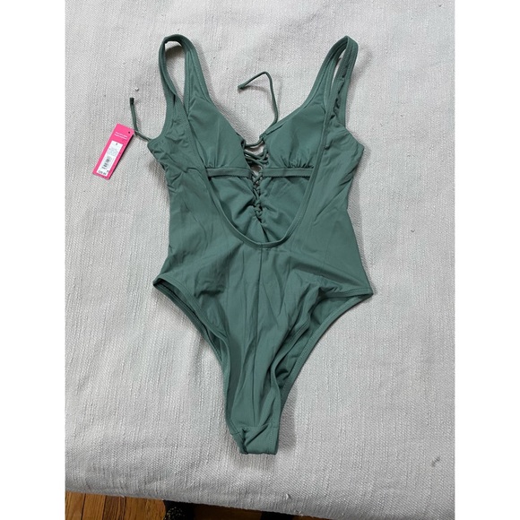 Target bodysuit - Picture 2 of 4